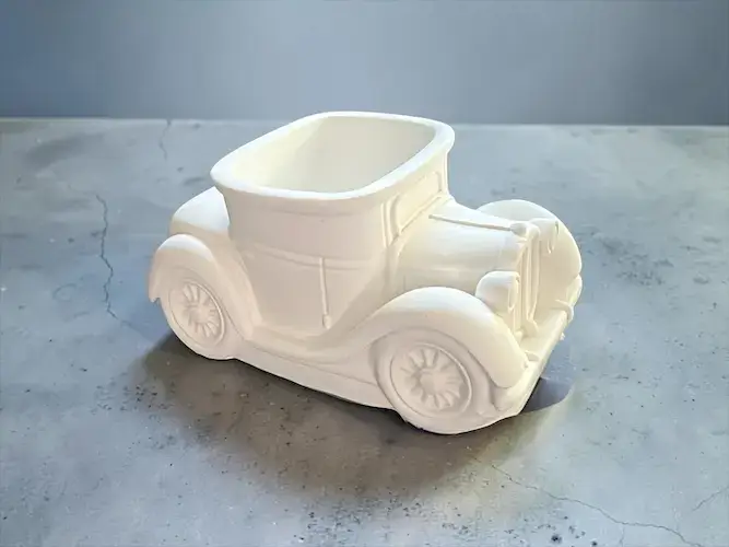 Voiture r&eacute;tro d&eacute;corative en r&eacute;sine beige Calabougies